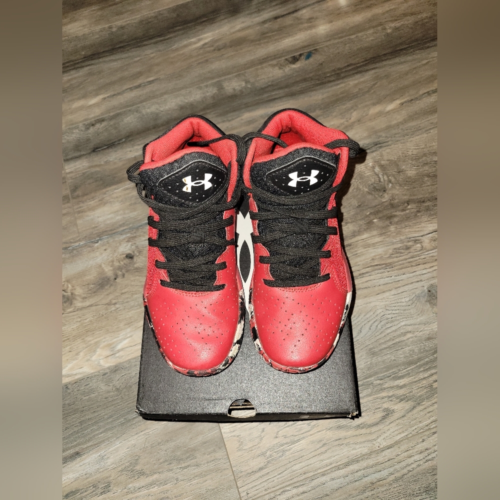 Under Armour Jet size 3.5 Y Basketball shoes